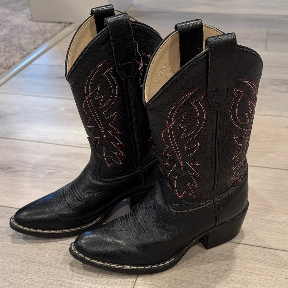 CODY JAMES Leather| Cowgirl Boots| Size 1 - Picture 3 of 9